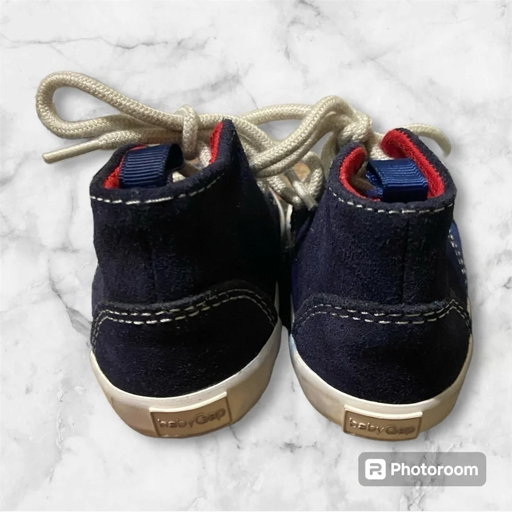 Baby Gap Size 6-12 Months Cow Suede Shoes